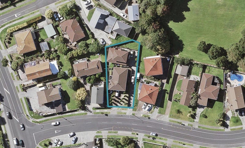 1/175 Bradbury Road, Highland Park, Auckland - Carousel 1
