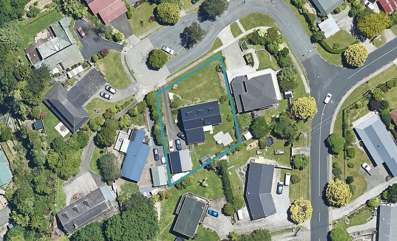 4 Rika Place, Kawaha Point, Rotorua - Carousel 1