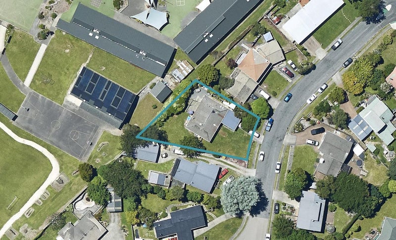 5 Walnut Place, Owhata, Rotorua - Carousel 1