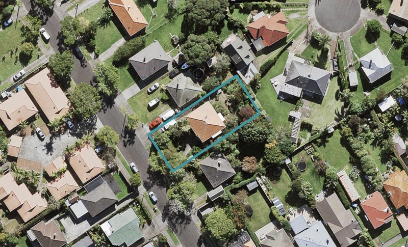 35 Riro Street, Point Chevalier, Auckland - Carousel 1