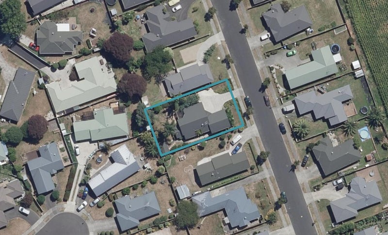 9 Aldona Place, Fairview Downs, Hamilton - Carousel 1