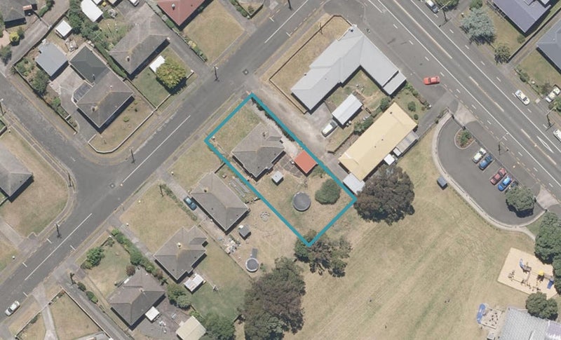 1 Churchill Crescent, Tawhero, Whanganui - Carousel 1