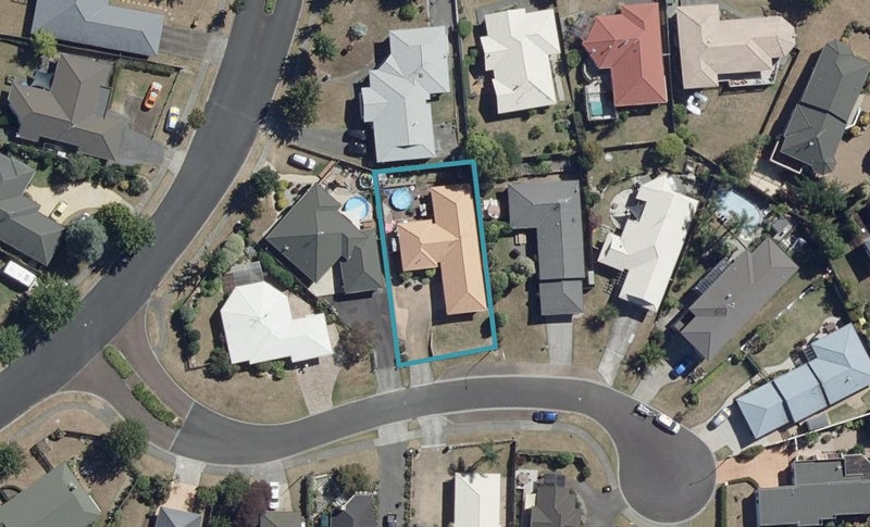 5 Parkview Avenue, Western Heights, Hamilton - Carousel 1