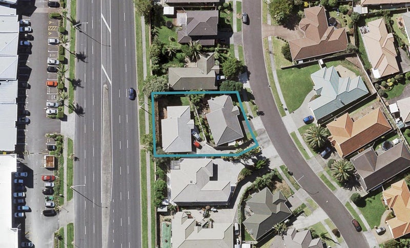 2/12 Glassonby Road, Northpark, Auckland - Carousel 1
