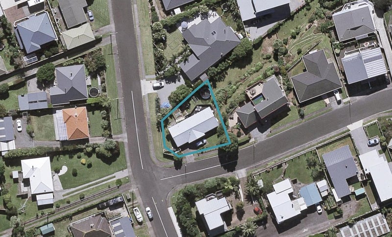 1 Chatswood Grove, Fitzroy, New Plymouth - Carousel 1