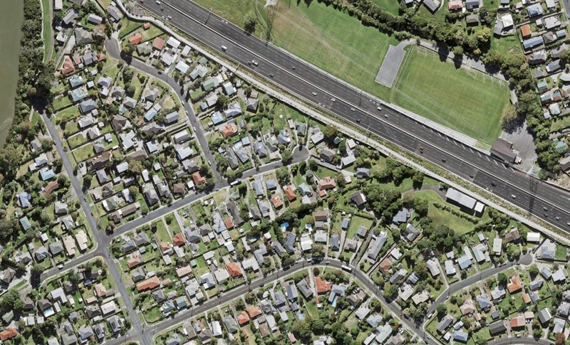 21 Paton Avenue, Te Atatu South, Auckland - Carousel 1