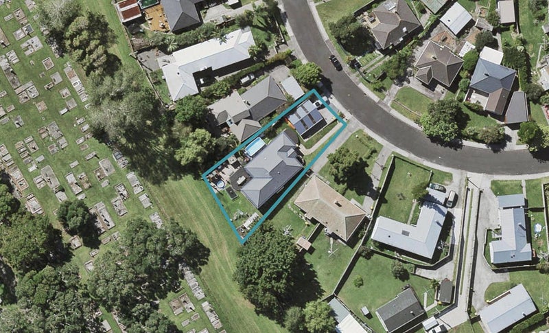 56 Philomel Crescent, Bayswater, Auckland - Carousel 1