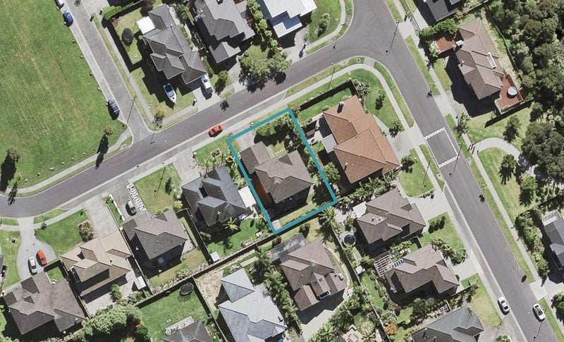 4 Newbury Place, Schnapper Rock, Auckland - Carousel 1