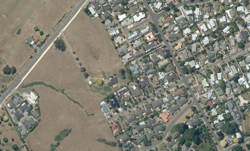 23 Selby Lane, HAVELOCK NORTH - Carousel 1