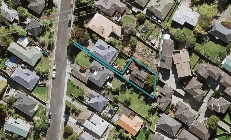 10A Eaton Road, Hillsborough, Auckland - Carousel 1