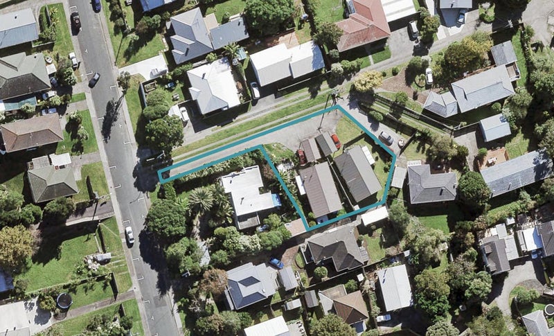 2/87B Lancaster Road, Beach Haven, North Shore City - Carousel 1