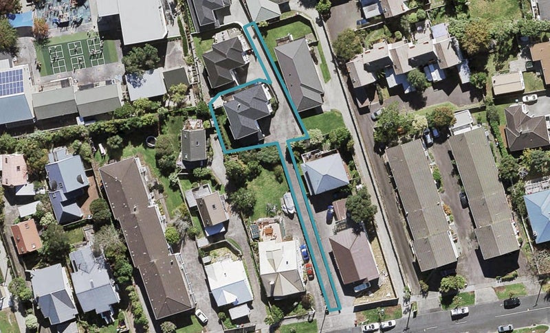 20A Seaview Terrace, Mount Albert, Auckland - Carousel 1