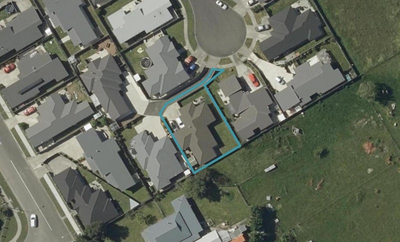 16 Lorenzo Place, Kelvin Grove, Palmerston North - Carousel 1