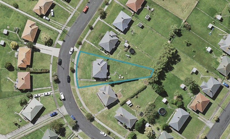 22 Hillary Crescent, Belmont, Auckland - Carousel 1