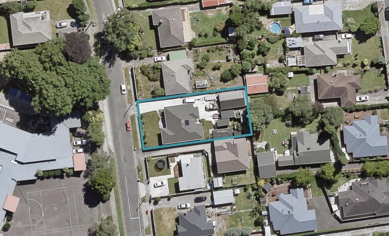 12 Oxford Crescent, Ebdentown, Upper Hutt - Carousel 1