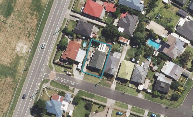 4 Bayly Street, Te Hapara, Gisborne - Carousel 1