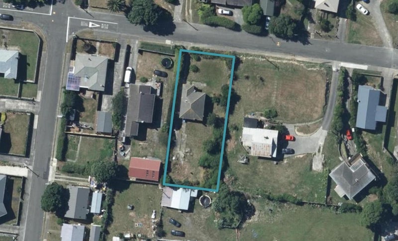 11 Nohorua Street, Takapuwahia, Porirua - Carousel 1