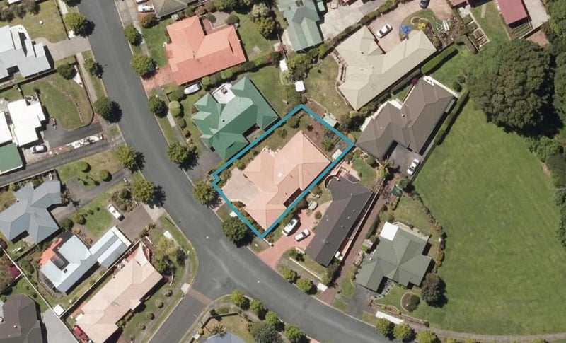 9 Brentwood Avenue, Kamo, Whangarei - Carousel 1