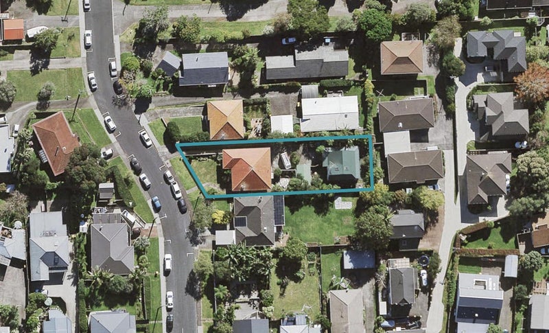 2/3 Aorangi Place, Birkenhead, Auckland - Carousel 1