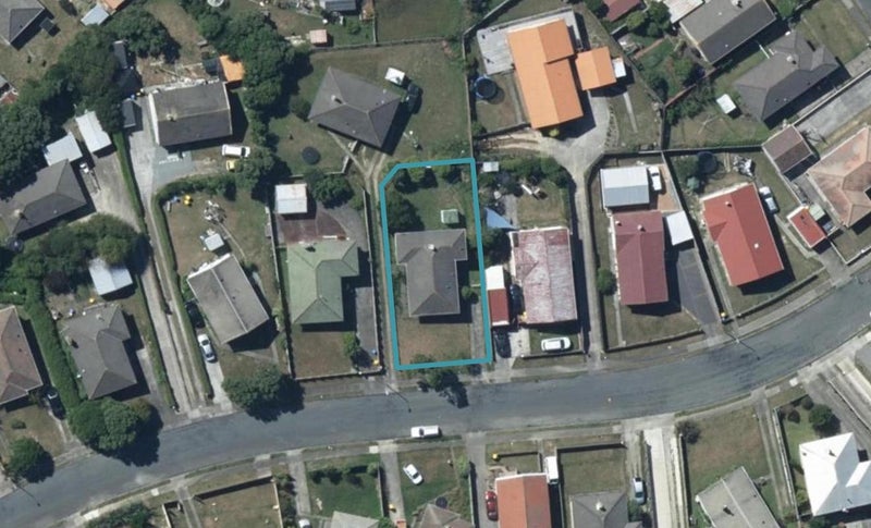28 Mahinawa Street, Takapuwahia, Porirua - Carousel 1
