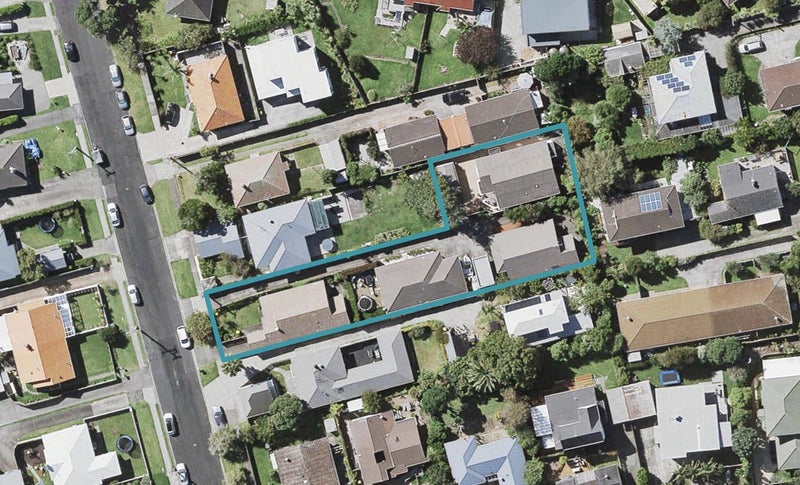 4/4 Fraser Road, Narrow Neck, Auckland - Carousel 1