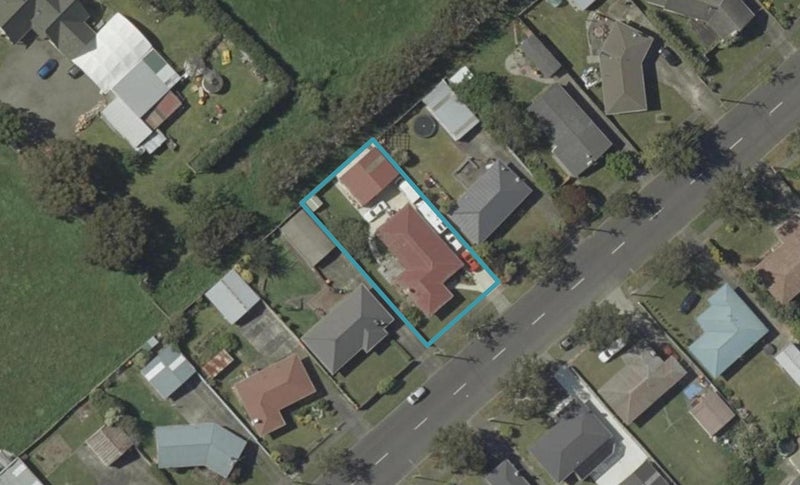 17 Benmore Avenue, Cloverlea, Palmerston North - Carousel 1