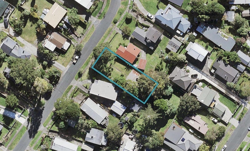 13 Rambler Crescent, Beach Haven, Auckland - Carousel 1