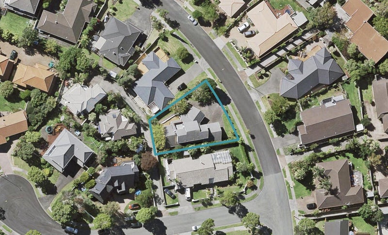 51 Simmental Crescent, Somerville, Manukau - Carousel 1