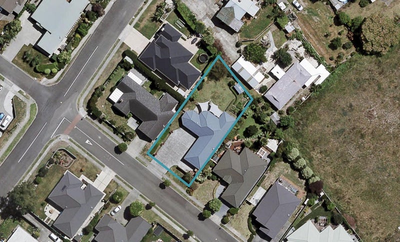 3 Delta Mews Place, Clive, Clive - Carousel 1
