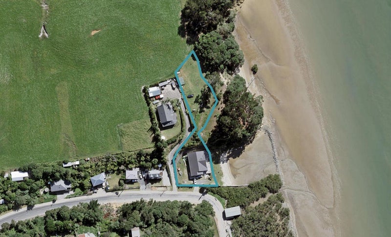 4 Shelly Beach Road, Helensville - Carousel 1