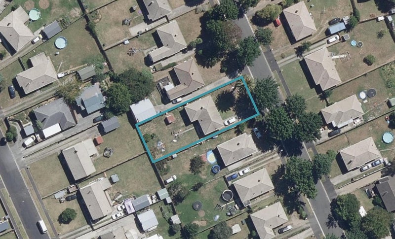 17 Kenney Crescent, Fairfield, Hamilton - Carousel 1
