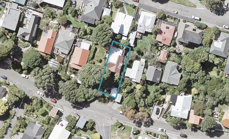 19 Rona Street, Eastbourne, Lower Hutt - Carousel 1