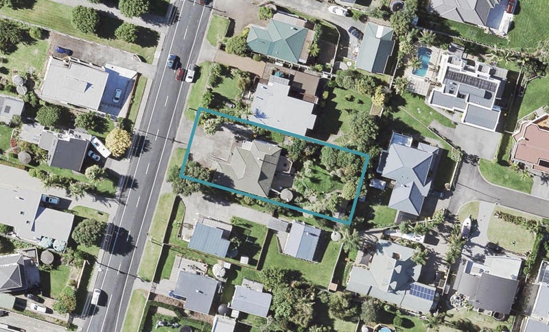 5 Shelly Bay Road, Beachlands, Auckland - Carousel 1
