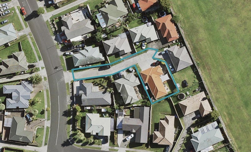 22 Glenveagh Park Drive, Weymouth, Auckland - Carousel 1