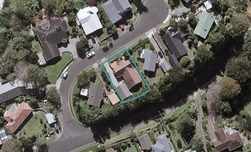 4 Honnor Place, Hurdon, New Plymouth - Carousel 1