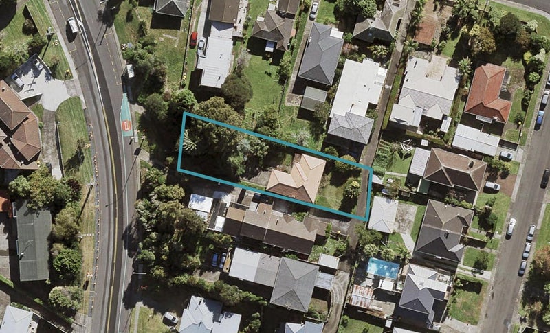 93 Lake Road, Northcote, Auckland - Carousel 1