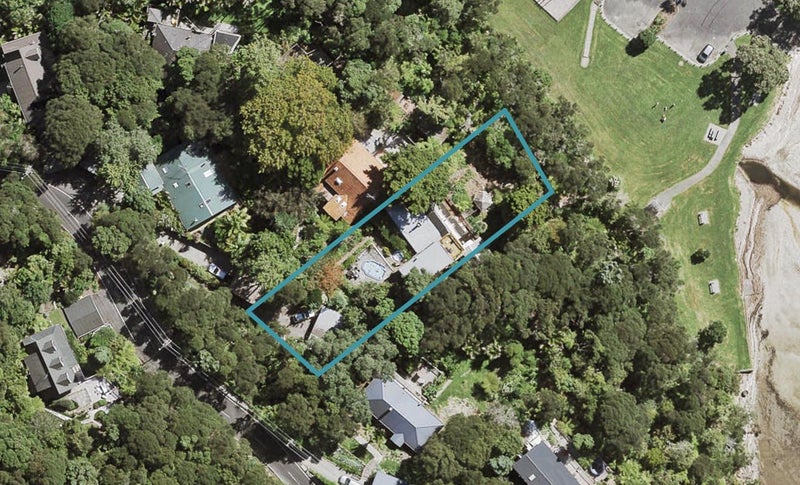 21 Wood Bay Road, Titirangi, Auckland - Carousel 1