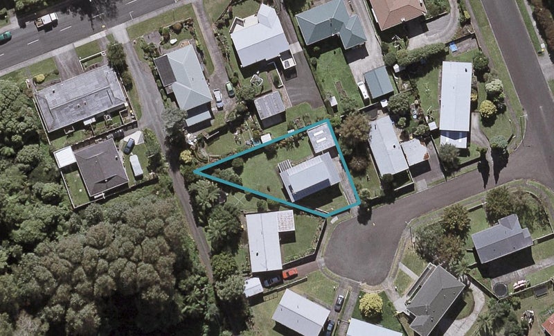 6 Benbow Place, Westown, New Plymouth - Carousel 1