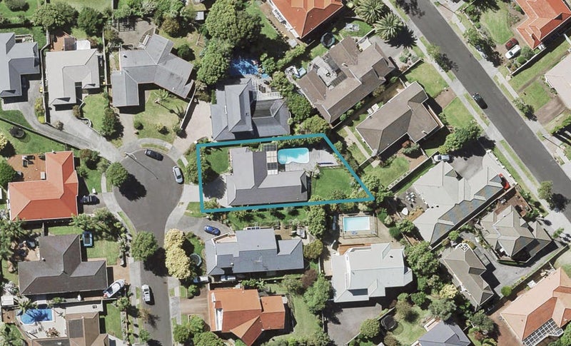 13 Ayrshire Place, Somerville, Manukau - Carousel 1