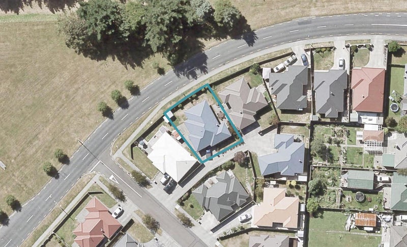 3 Woodland Grove, Wainuiomata, Lower Hutt - Carousel 1