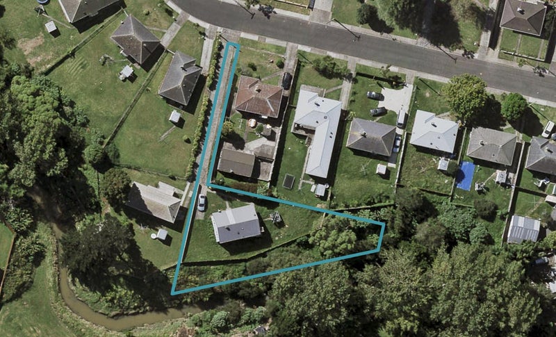 17 Clarkson Crescent, Otara, Auckland - Carousel 1
