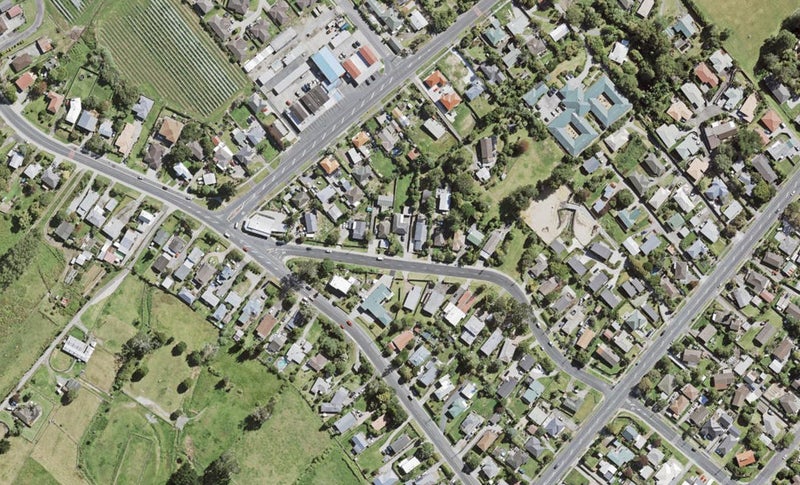10 Parrs Cross Road, Henderson, Auckland - Carousel 1