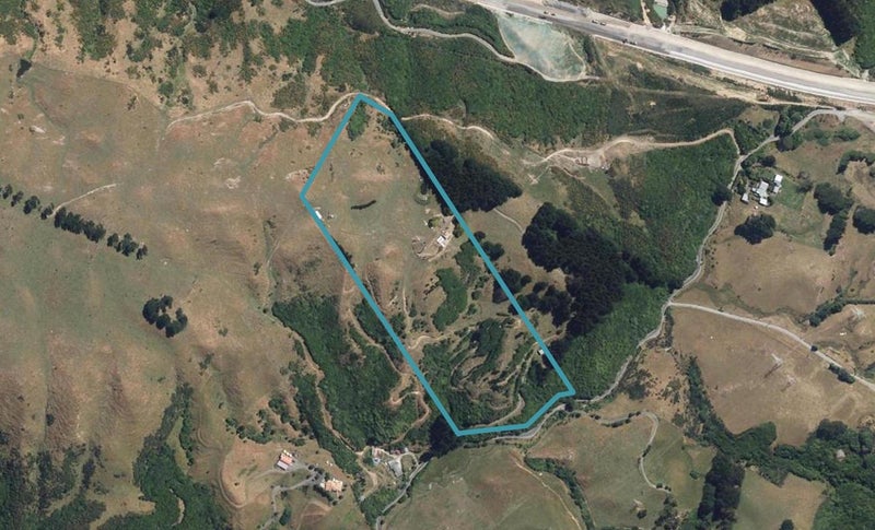 439 Takapu Road, Takapu Valley, Wellington - Carousel 1