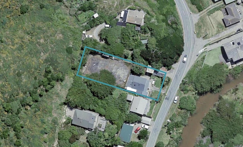 1073 Makara Road, Makara Beach, Karori - Carousel 1