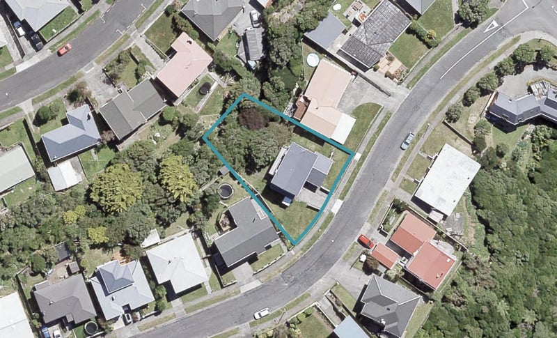 2/23 Maple GR, Maungaraki, Lower Hutt - Carousel 1