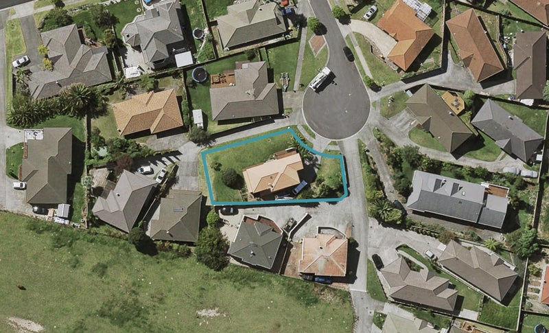 11 Lizzie Lane, Clover Park, Auckland - Carousel 1