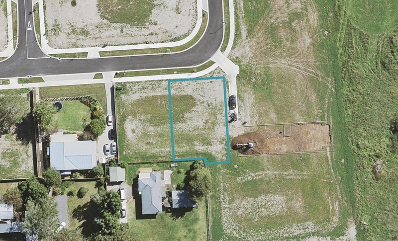 20 Raymond Grace Avenue, Huapai, Kumeu - Carousel 1