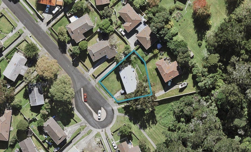 14 Backhurst Grove, Massey, Auckland - Carousel 1