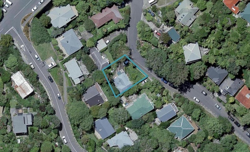 19 Governor Road, Northland, Wellington - Carousel 1