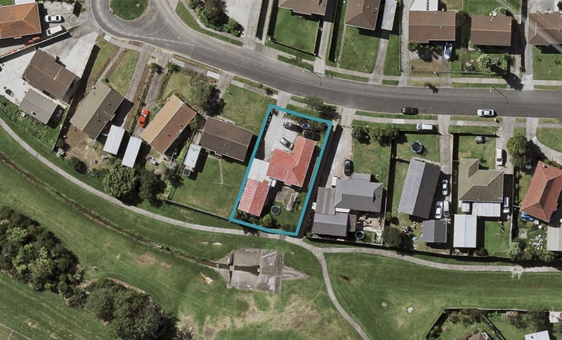 20 Palermo Place, Clover Park, Auckland - Carousel 1